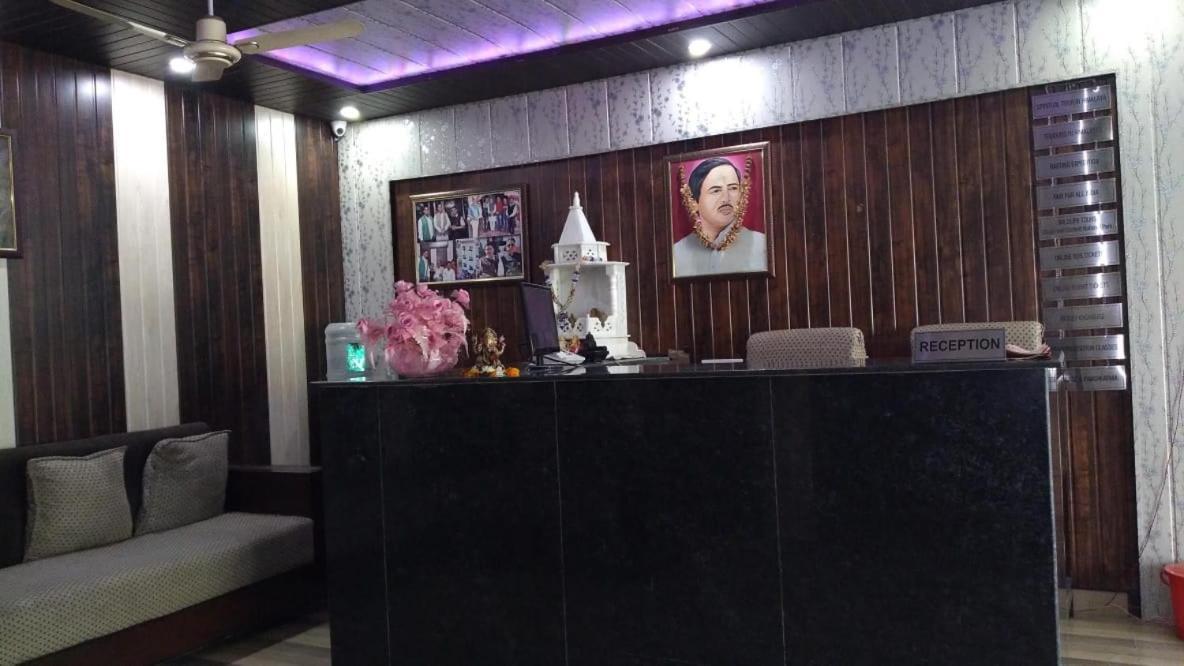 Hotel Vishla Palace By Uttarakhand Hotel Hospitality Narendra Nagar Esterno foto