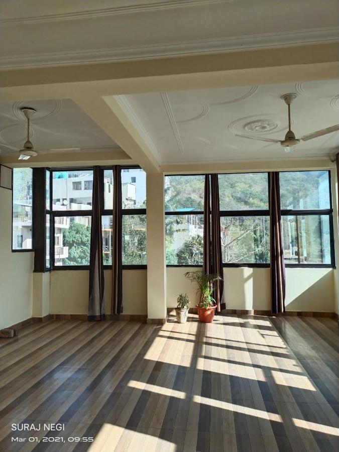 Hotel Vishla Palace By Uttarakhand Hotel Hospitality Narendra Nagar Esterno foto