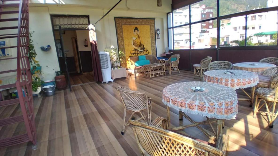 Hotel Vishla Palace By Uttarakhand Hotel Hospitality Narendra Nagar Esterno foto