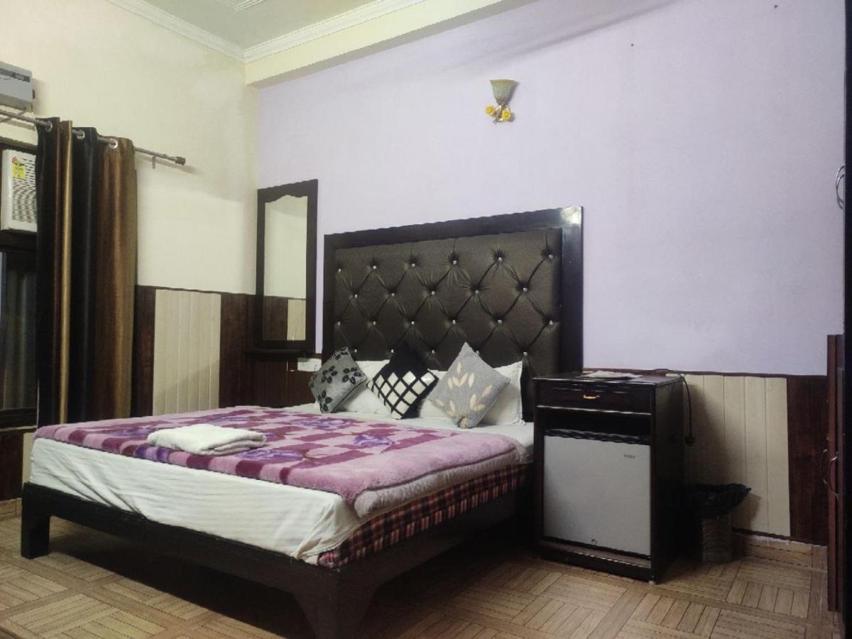 Hotel Vishla Palace By Uttarakhand Hotel Hospitality Narendra Nagar Esterno foto