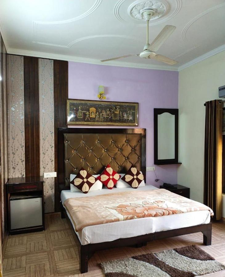 Hotel Vishla Palace By Uttarakhand Hotel Hospitality Narendra Nagar Esterno foto